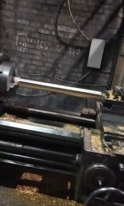 Проточка бронзового прутка в цеху ТОВ «МЕГАРЕСУРС-УКРАЇНА»